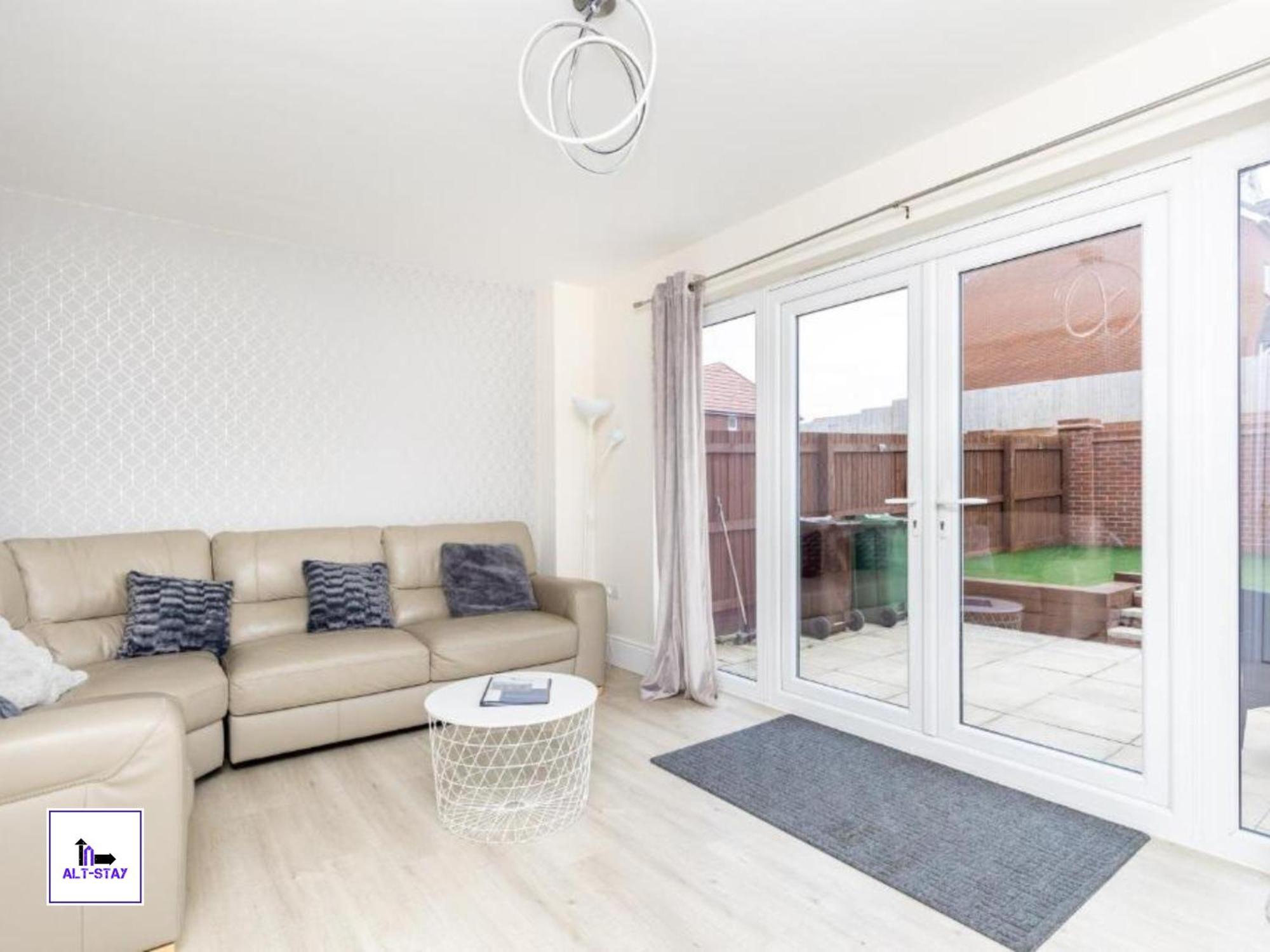 4 Bed 3 Bath - Kirkstall House By Alt-Stay Accommodation - Ideal For Contractors & Remote Workers - Long Stays Welcome Wakefield Εξωτερικό φωτογραφία