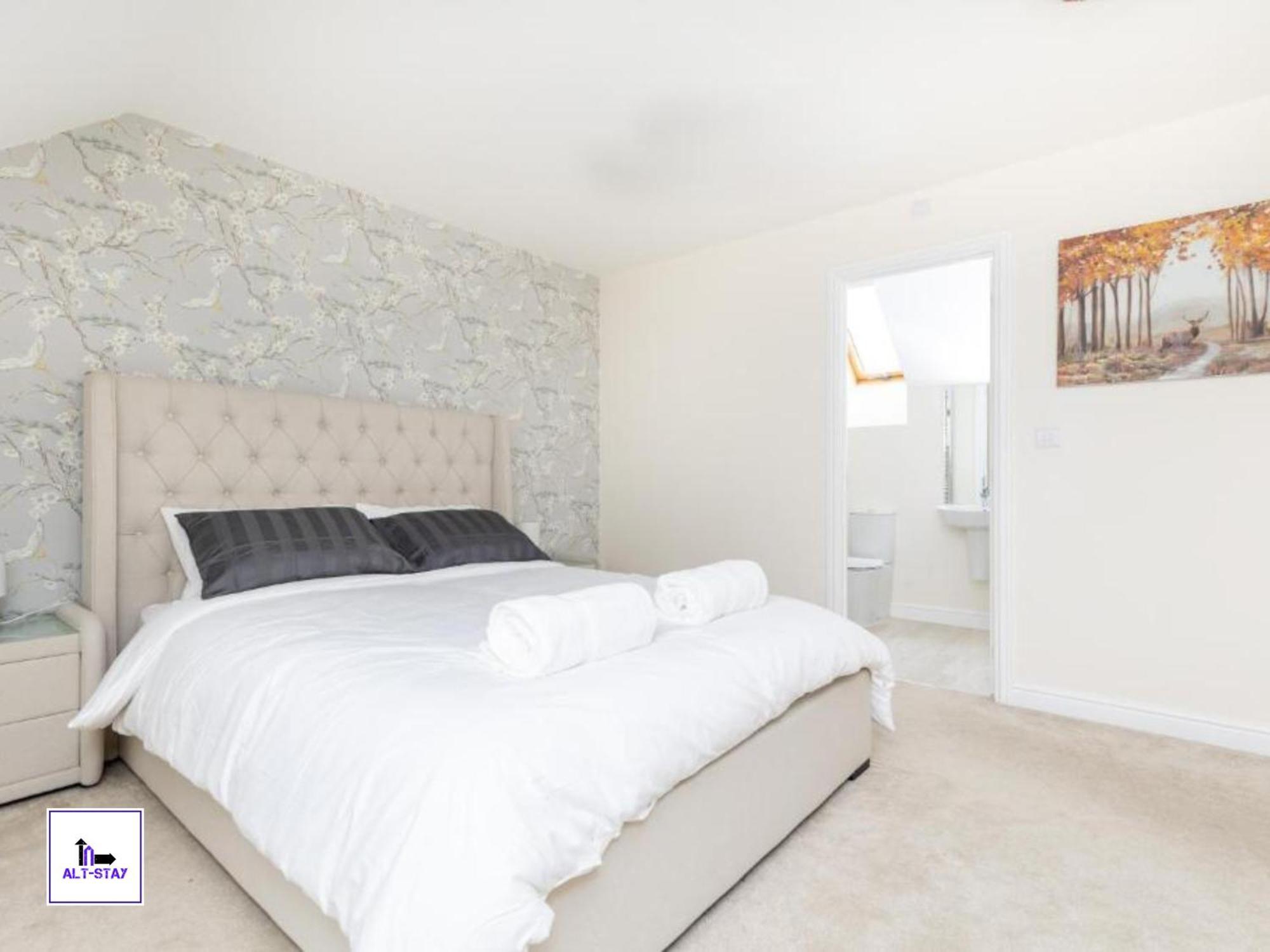 4 Bed 3 Bath - Kirkstall House By Alt-Stay Accommodation - Ideal For Contractors & Remote Workers - Long Stays Welcome Wakefield Εξωτερικό φωτογραφία